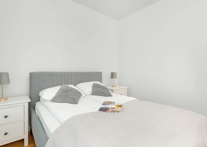 Na 15 Pietrze Z Widokiem Na Zatoke W Gdyni I Parkingiem By Renters