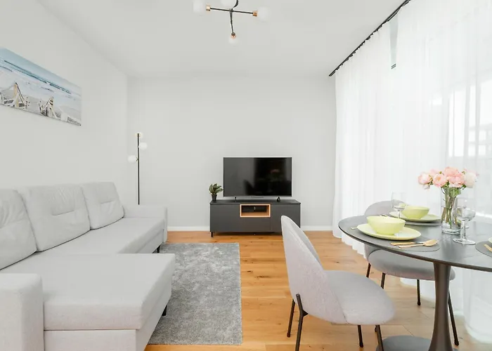 Na 15 Pietrze Z Widokiem Na Zatoke W Gdyni I Parkingiem By Renters